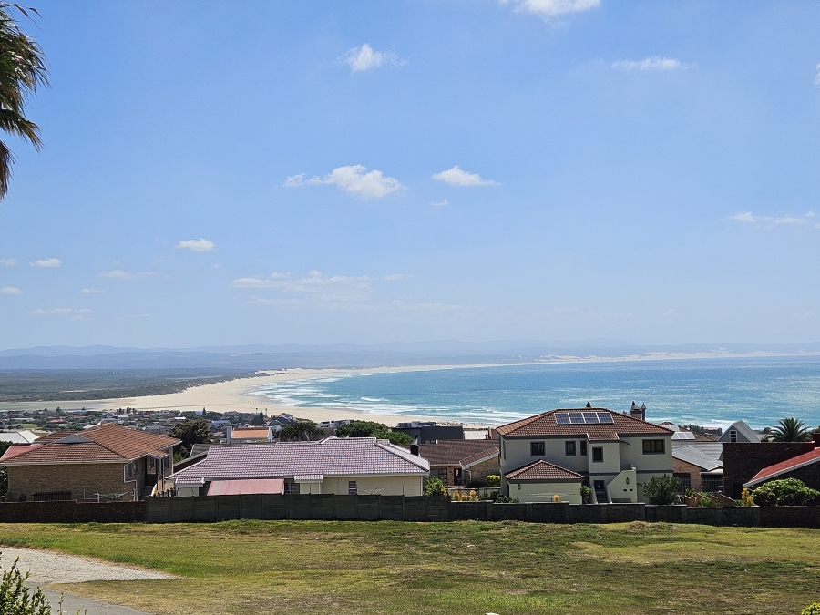 6 Bedroom Property for Sale in Wavecrest Eastern Cape